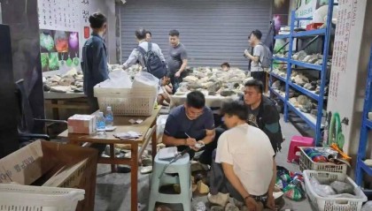 原价100元卖5000元，广东打掉7个翡翠直播诈骗团伙，抓获181人，涉案金额达3800余万元