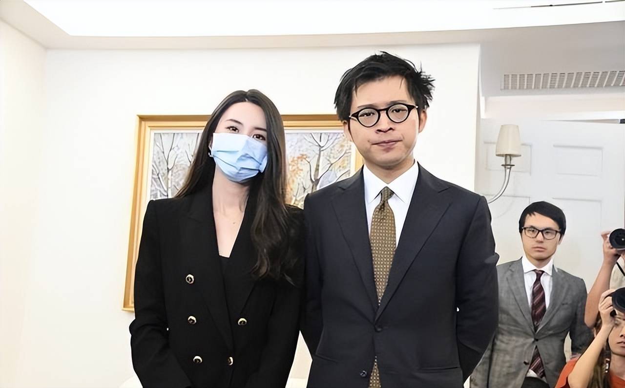 突发！香港抽水王因虚拟货币诈骗案被捕，女友是明星
