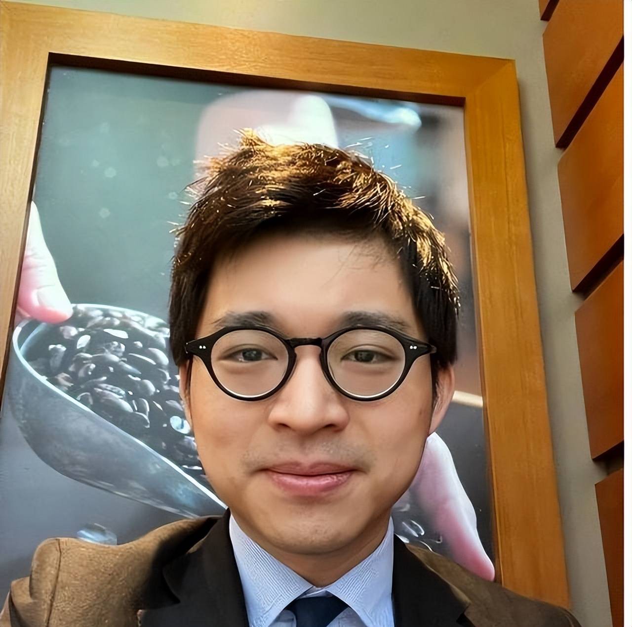 突发！香港抽水王因虚拟货币诈骗案被捕，女友是明星