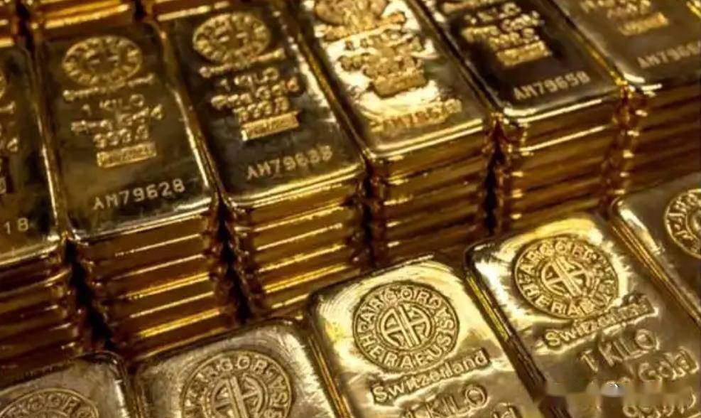 华尔街现在使劲将黄金往上弄，目的是什么？本质上就是美国要降息，一旦降息了，钱就要留出美国，甚至换成其他货币