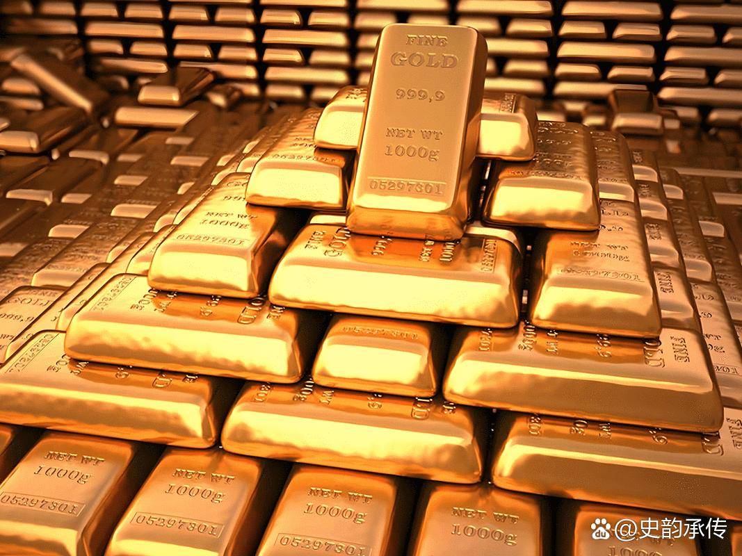 华尔街现在使劲将黄金往上弄，目的是什么？本质上就是美国要降息，一旦降息了，钱就要留出美国，甚至换成其他货币。万一未来几年美国衰退了，美元潮汐失效了，那就危矣。1月，如果你站在交易大厅的屏幕前，一定会盯着那个刺眼的数字发愣：伦敦金现货价格像脱缰的野马，一头撞破了2200美元/盎司的大关。...