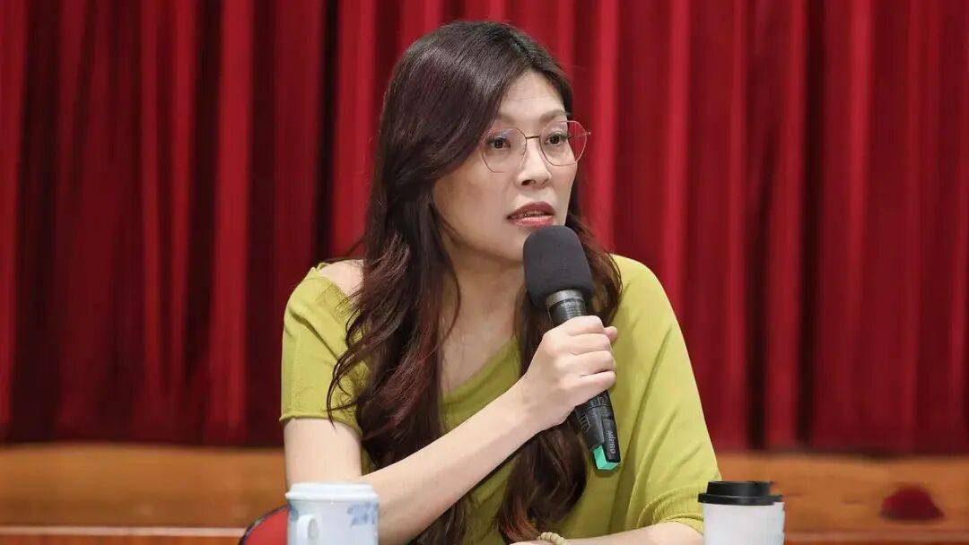 郑丽文抵达上海，大陆高规格接待，国民党大佬：两岸绝不能动武